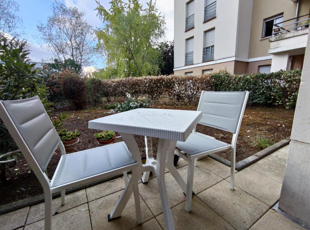 Appartement Avec Jardin Et Terrasse Pres De Paris Mantes-la-Jolie Dış mekan fotoğraf