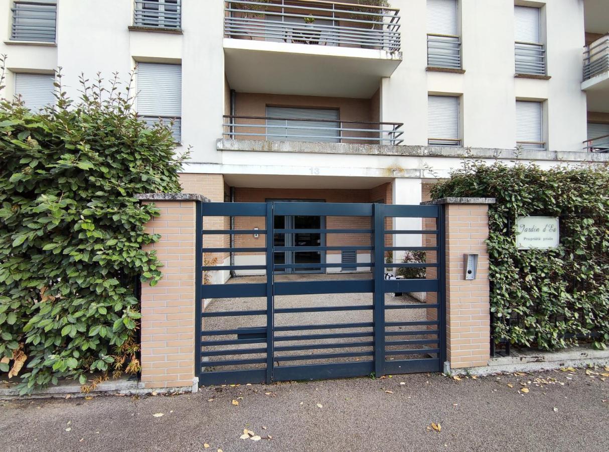 Appartement Avec Jardin Et Terrasse Pres De Paris Mantes-la-Jolie Dış mekan fotoğraf